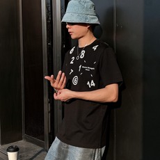 马吉拉家 2026春夏新款男女同情侣款👫休闲宽松棉质圆领短袖T恤衫!贸易公司渠道稀出,同步官网发售 ! 马吉拉家 2026春夏新款男女同情侣款👫休闲宽松棉质圆领短袖T恤衫!贸易公司渠道稀出,同步官网发售 !