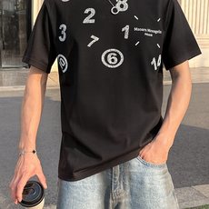 马吉拉家 2026春夏新款男女同情侣款👫休闲宽松棉质圆领短袖T恤衫!贸易公司渠道稀出,同步官网发售 ! 马吉拉家 2026春夏新款男女同情侣款👫休闲宽松棉质圆领短袖T恤衫!贸易公司渠道稀出,同步官网发售 !