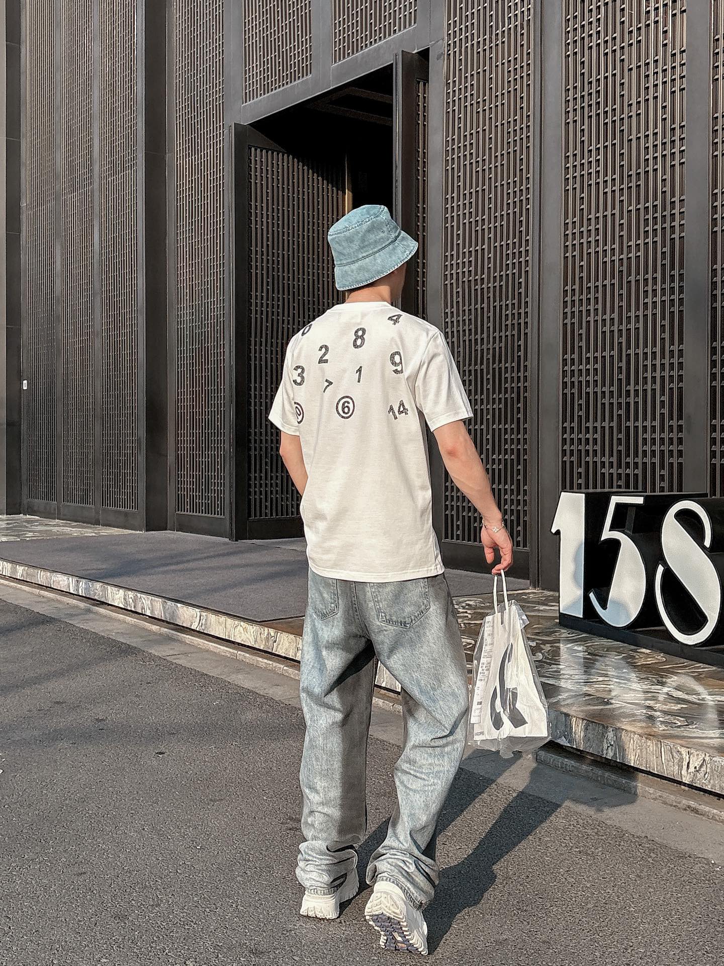 马吉拉家 2026春夏新款男女同情侣款👫休闲宽松棉质圆领短袖T恤衫！贸易公司渠道稀出，同步官网发售 ！ 