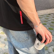 Prad*普家 2026春夏新款男女同情侣款👫休闲宽松棉质圆领短袖T恤衫!贸易公司渠道稀出,同步官网发售 Prad*普家 2026春夏新款男女同情侣款👫休闲宽松棉质圆领短袖T恤衫!贸易公司渠道稀出,同步官网发售