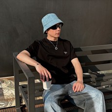 Prad*普家 2026春夏新款男女同情侣款👫休闲宽松棉质圆领短袖T恤衫!贸易公司渠道稀出,同步官网发售 Prad*普家 2026春夏新款男女同情侣款👫休闲宽松棉质圆领短袖T恤衫!贸易公司渠道稀出,同步官网发售