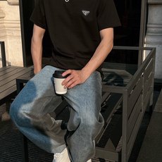 Prad*普家 2026春夏新款男女同情侣款👫休闲宽松棉质圆领短袖T恤衫!贸易公司渠道稀出,同步官网发售 Prad*普家 2026春夏新款男女同情侣款👫休闲宽松棉质圆领短袖T恤衫!贸易公司渠道稀出,同步官网发售