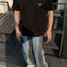 Prad*普家 2026春夏新款男女同情侣款👫休闲宽松棉质圆领短袖T恤衫!贸易公司渠道稀出,同步官网发售 Prad*普家 2026春夏新款男女同情侣款👫休闲宽松棉质圆领短袖T恤衫!贸易公司渠道稀出,同步官网发售