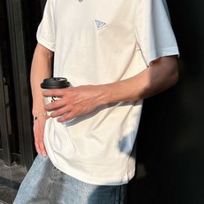 Prad*普家 2026春夏新款男女同情侣款👫休闲宽松棉质圆领短袖T恤衫!贸易公司渠道稀出,同步官网发售 Prad*普家 2026春夏新款男女同情侣款👫休闲宽松棉质圆领短袖T恤衫!贸易公司渠道稀出,同步官网发售