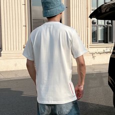 Prad*普家 2026春夏新款男女同情侣款👫休闲宽松棉质圆领短袖T恤衫!贸易公司渠道稀出,同步官网发售 Prad*普家 2026春夏新款男女同情侣款👫休闲宽松棉质圆领短袖T恤衫!贸易公司渠道稀出,同步官网发售