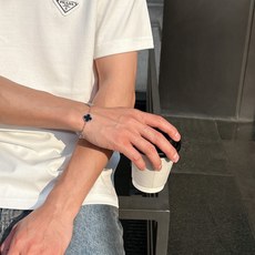 Prad*普家 2026春夏新款男女同情侣款👫休闲宽松棉质圆领短袖T恤衫!贸易公司渠道稀出,同步官网发售 Prad*普家 2026春夏新款男女同情侣款👫休闲宽松棉质圆领短袖T恤衫!贸易公司渠道稀出,同步官网发售