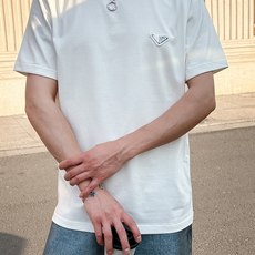 Prad*普家 2026春夏新款男女同情侣款👫休闲宽松棉质圆领短袖T恤衫!贸易公司渠道稀出,同步官网发售 Prad*普家 2026春夏新款男女同情侣款👫休闲宽松棉质圆领短袖T恤衫!贸易公司渠道稀出,同步官网发售