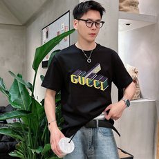 。Gucci古驰💥独家专供新款原单男士休闲短袖 高端定制 高版本 时尚百搭爆款⚠️⚠️✨✨进口面料 手感 。Gucci古驰💥独家专供新款原单男士休闲短袖 高端定制 高版本 时尚百搭爆款⚠️⚠️✨✨进口面料 手感