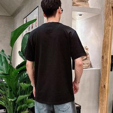 。Gucci古驰💥独家专供新款原单男士休闲短袖 高端定制 高版本 时尚百搭爆款⚠️⚠️✨✨进口面料 手感 。Gucci古驰💥独家专供新款原单男士休闲短袖 高端定制 高版本 时尚百搭爆款⚠️⚠️✨✨进口面料 手感