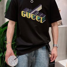 。Gucci古驰💥独家专供新款原单男士休闲短袖 高端定制 高版本 时尚百搭爆款⚠️⚠️✨✨进口面料 手感 。Gucci古驰💥独家专供新款原单男士休闲短袖 高端定制 高版本 时尚百搭爆款⚠️⚠️✨✨进口面料 手感