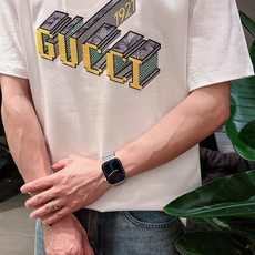 。Gucci古驰💥独家专供新款原单男士休闲短袖 高端定制 高版本 时尚百搭爆款⚠️⚠️✨✨进口面料 手感 。Gucci古驰💥独家专供新款原单男士休闲短袖 高端定制 高版本 时尚百搭爆款⚠️⚠️✨✨进口面料 手感