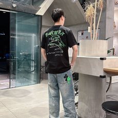 。Burberry巴宝莉💥独家专供新款原单男士休闲短袖 高端定制 高版本 时尚百搭爆款⚠️⚠️✨✨进口面 。Burberry巴宝莉💥独家专供新款原单男士休闲短袖 高端定制 高版本 时尚百搭爆款⚠️⚠️✨✨进口面