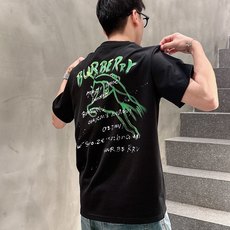 。Burberry巴宝莉💥独家专供新款原单男士休闲短袖 高端定制 高版本 时尚百搭爆款⚠️⚠️✨✨进口面 。Burberry巴宝莉💥独家专供新款原单男士休闲短袖 高端定制 高版本 时尚百搭爆款⚠️⚠️✨✨进口面