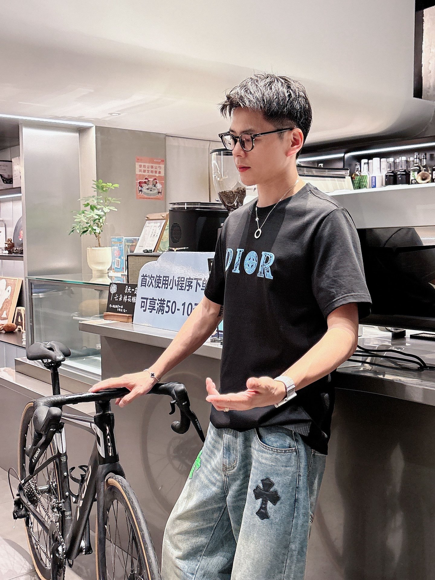 。Dior迪奥💥独家专供新款原单男士休闲短袖 高端定制 高版本 时尚百搭爆款⚠️⚠️✨✨进口面料 手感超