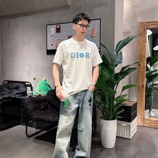 。Dior迪奥💥独家专供新款原单男士休闲短袖 高端定制 高版本 时尚百搭爆款⚠️⚠️✨✨进口面料 手感超 。Dior迪奥💥独家专供新款原单男士休闲短袖 高端定制 高版本 时尚百搭爆款⚠️⚠️✨✨进口面料 手感超