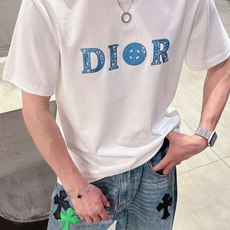 。Dior迪奥💥独家专供新款原单男士休闲短袖 高端定制 高版本 时尚百搭爆款⚠️⚠️✨✨进口面料 手感超 。Dior迪奥💥独家专供新款原单男士休闲短袖 高端定制 高版本 时尚百搭爆款⚠️⚠️✨✨进口面料 手感超