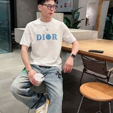 。Dior迪奥💥独家专供新款原单男士休闲短袖 高端定制 高版本 时尚百搭爆款⚠️⚠️✨✨进口面料 手感超 。Dior迪奥💥独家专供新款原单男士休闲短袖 高端定制 高版本 时尚百搭爆款⚠️⚠️✨✨进口面料 手感超