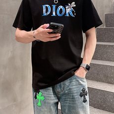 。Dior迪奥💥独家专供新款原单男士休闲短袖 高端定制 高版本 时尚百搭爆款⚠️⚠️✨✨进口面料 手感超 。Dior迪奥💥独家专供新款原单男士休闲短袖 高端定制 高版本 时尚百搭爆款⚠️⚠️✨✨进口面料 手感超