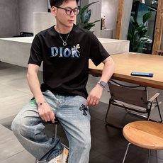 。Dior迪奥💥独家专供新款原单男士休闲短袖 高端定制 高版本 时尚百搭爆款⚠️⚠️✨✨进口面料 手感超 。Dior迪奥💥独家专供新款原单男士休闲短袖 高端定制 高版本 时尚百搭爆款⚠️⚠️✨✨进口面料 手感超