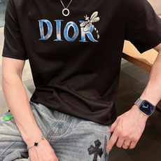 。Dior迪奥💥独家专供新款原单男士休闲短袖 高端定制 高版本 时尚百搭爆款⚠️⚠️✨✨进口面料 手感超 。Dior迪奥💥独家专供新款原单男士休闲短袖 高端定制 高版本 时尚百搭爆款⚠️⚠️✨✨进口面料 手感超