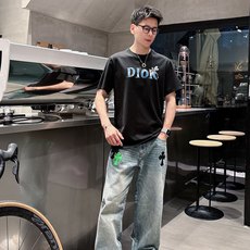 。Dior迪奥💥独家专供新款原单男士休闲短袖 高端定制 高版本 时尚百搭爆款⚠️⚠️✨✨进口面料 手感超 。Dior迪奥💥独家专供新款原单男士休闲短袖 高端定制 高版本 时尚百搭爆款⚠️⚠️✨✨进口面料 手感超