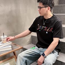 。Prada普拉达💥独家专供新款原单男士休闲短袖 高端定制 高版本 时尚百搭爆款⚠️⚠️✨✨进口面料 手 。Prada普拉达💥独家专供新款原单男士休闲短袖 高端定制 高版本 时尚百搭爆款⚠️⚠️✨✨进口面料 手