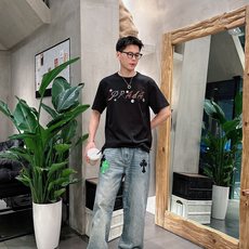 。Prada普拉达💥独家专供新款原单男士休闲短袖 高端定制 高版本 时尚百搭爆款⚠️⚠️✨✨进口面料 手 。Prada普拉达💥独家专供新款原单男士休闲短袖 高端定制 高版本 时尚百搭爆款⚠️⚠️✨✨进口面料 手