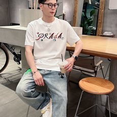 。Prada普拉达💥独家专供新款原单男士休闲短袖 高端定制 高版本 时尚百搭爆款⚠️⚠️✨✨进口面料 手 。Prada普拉达💥独家专供新款原单男士休闲短袖 高端定制 高版本 时尚百搭爆款⚠️⚠️✨✨进口面料 手