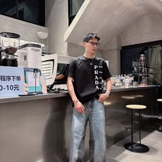 。Prada普拉达💥独家专供新款原单男士休闲短袖 高端定制 高版本 时尚百搭爆款⚠️⚠️✨✨进口面料 手 。Prada普拉达💥独家专供新款原单男士休闲短袖 高端定制 高版本 时尚百搭爆款⚠️⚠️✨✨进口面料 手
