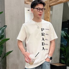 。Prada普拉达💥独家专供新款原单男士休闲短袖 高端定制 高版本 时尚百搭爆款⚠️⚠️✨✨进口面料 手 。Prada普拉达💥独家专供新款原单男士休闲短袖 高端定制 高版本 时尚百搭爆款⚠️⚠️✨✨进口面料 手