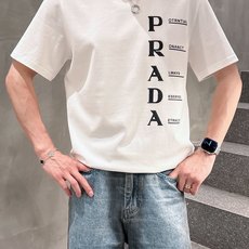 。Prada普拉达💥独家专供新款原单男士休闲短袖 高端定制 高版本 时尚百搭爆款⚠️⚠️✨✨进口面料 手 。Prada普拉达💥独家专供新款原单男士休闲短袖 高端定制 高版本 时尚百搭爆款⚠️⚠️✨✨进口面料 手