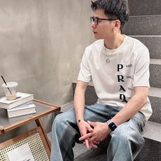 。Prada普拉达💥独家专供新款原单男士休闲短袖 高端定制 高版本 时尚百搭爆款⚠️⚠️✨✨进口面料 手 。Prada普拉达💥独家专供新款原单男士休闲短袖 高端定制 高版本 时尚百搭爆款⚠️⚠️✨✨进口面料 手