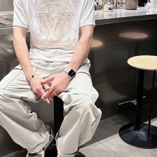 。Louis Vuitton路易威登💥独家专供新款原单男士休闲短袖 高端定制 高版本 时尚百搭爆款⚠️⚠ 。Louis Vuitton路易威登💥独家专供新款原单男士休闲短袖 高端定制 高版本 时尚百搭爆款⚠️⚠