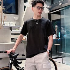 。Gucci古驰💥独家专供新款原单男士休闲短袖 高端定制 高版本 时尚百搭爆款⚠️⚠️✨✨进口面料 手感 。Gucci古驰💥独家专供新款原单男士休闲短袖 高端定制 高版本 时尚百搭爆款⚠️⚠️✨✨进口面料 手感