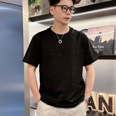 。Gucci古驰💥独家专供新款原单男士休闲短袖 高端定制 高版本 时尚百搭爆款⚠️⚠️✨✨进口面料 手感 。Gucci古驰💥独家专供新款原单男士休闲短袖 高端定制 高版本 时尚百搭爆款⚠️⚠️✨✨进口面料 手感