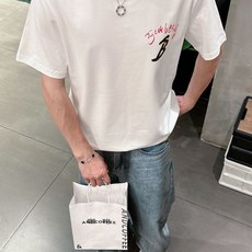 。Burberry巴宝莉💥独家专供新款原单男士休闲短袖 高端定制 高版本 时尚百搭爆款⚠️⚠️✨✨进口面 。Burberry巴宝莉💥独家专供新款原单男士休闲短袖 高端定制 高版本 时尚百搭爆款⚠️⚠️✨✨进口面