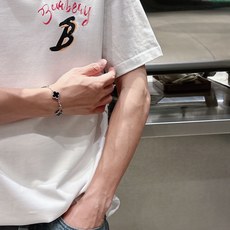 。Burberry巴宝莉💥独家专供新款原单男士休闲短袖 高端定制 高版本 时尚百搭爆款⚠️⚠️✨✨进口面 。Burberry巴宝莉💥独家专供新款原单男士休闲短袖 高端定制 高版本 时尚百搭爆款⚠️⚠️✨✨进口面