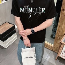 。Moncler 蒙口💥独家专供新款原单男士休闲短袖 高端定制 高版本 时尚百搭爆款⚠️⚠️✨✨进口面料 。Moncler 蒙口💥独家专供新款原单男士休闲短袖 高端定制 高版本 时尚百搭爆款⚠️⚠️✨✨进口面料