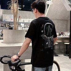 。Moncler 蒙口💥独家专供新款原单男士休闲短袖 高端定制 高版本 时尚百搭爆款⚠️⚠️✨✨进口面料 。Moncler 蒙口💥独家专供新款原单男士休闲短袖 高端定制 高版本 时尚百搭爆款⚠️⚠️✨✨进口面料