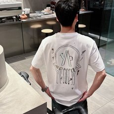 。Moncler 蒙口💥独家专供新款原单男士休闲短袖 高端定制 高版本 时尚百搭爆款⚠️⚠️✨✨进口面料 。Moncler 蒙口💥独家专供新款原单男士休闲短袖 高端定制 高版本 时尚百搭爆款⚠️⚠️✨✨进口面料