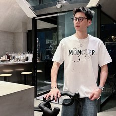 。Moncler 蒙口💥独家专供新款原单男士休闲短袖 高端定制 高版本 时尚百搭爆款⚠️⚠️✨✨进口面料 。Moncler 蒙口💥独家专供新款原单男士休闲短袖 高端定制 高版本 时尚百搭爆款⚠️⚠️✨✨进口面料