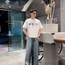 。Moncler 蒙口💥独家专供新款原单男士休闲短袖 高端定制 高版本 时尚百搭爆款⚠️⚠️✨✨进口面料 。Moncler 蒙口💥独家专供新款原单男士休闲短袖 高端定制 高版本 时尚百搭爆款⚠️⚠️✨✨进口面料