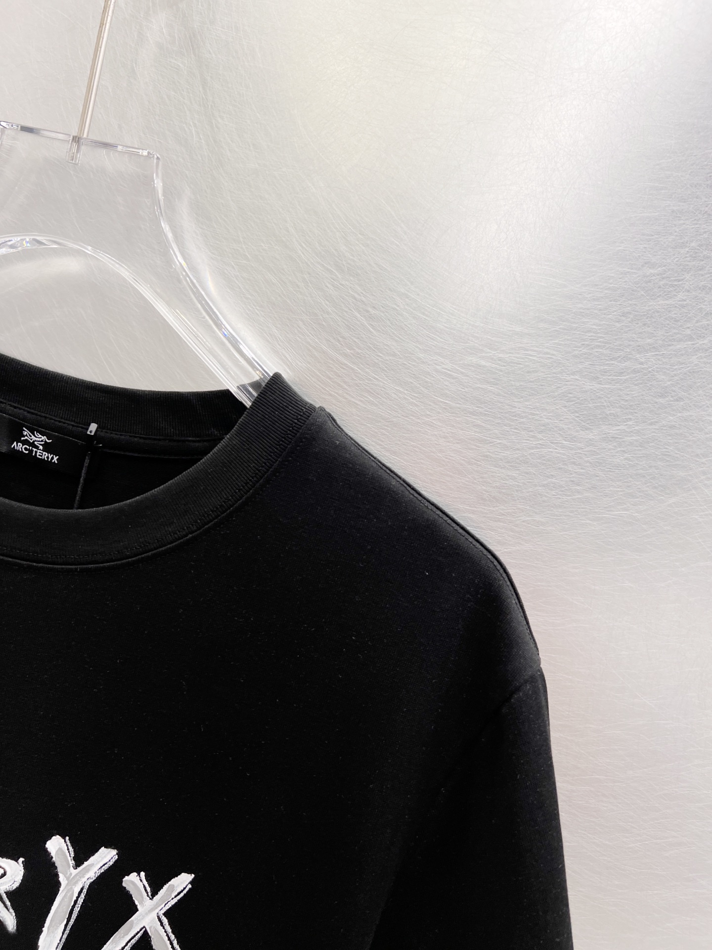   始祖鸟      ⚠️
重磅推荐！2025ss夏装新品 专柜在售 最新系列图案logo短袖T恤 必须