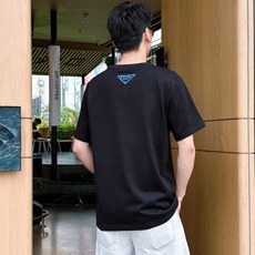。Prada普拉达💥独家专供新款原单男士休闲短袖 高端定制 高版本 时尚百搭爆款⚠️⚠️✨✨进口面料 手 。Prada普拉达💥独家专供新款原单男士休闲短袖 高端定制 高版本 时尚百搭爆款⚠️⚠️✨✨进口面料 手