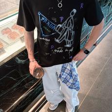 。Prada普拉达💥独家专供新款原单男士休闲短袖 高端定制 高版本 时尚百搭爆款⚠️⚠️✨✨进口面料 手 。Prada普拉达💥独家专供新款原单男士休闲短袖 高端定制 高版本 时尚百搭爆款⚠️⚠️✨✨进口面料 手