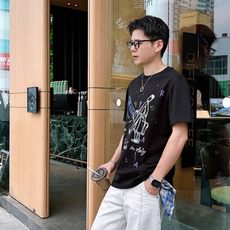 。Prada普拉达💥独家专供新款原单男士休闲短袖 高端定制 高版本 时尚百搭爆款⚠️⚠️✨✨进口面料 手 。Prada普拉达💥独家专供新款原单男士休闲短袖 高端定制 高版本 时尚百搭爆款⚠️⚠️✨✨进口面料 手