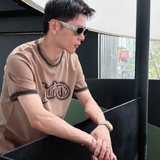 。Burberry巴宝莉💥独家专供新款原单男士休闲短袖 高端定制 高版本 时尚百搭爆款⚠️⚠️✨✨进口面 。Burberry巴宝莉💥独家专供新款原单男士休闲短袖 高端定制 高版本 时尚百搭爆款⚠️⚠️✨✨进口面