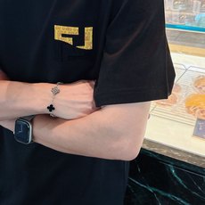 。fendi 芬迪💥独家专供新款原单男士休闲短袖 高端定制 高版本 时尚百搭爆款⚠️⚠️✨✨进口面料 手 。fendi 芬迪💥独家专供新款原单男士休闲短袖 高端定制 高版本 时尚百搭爆款⚠️⚠️✨✨进口面料 手