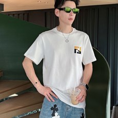 。fendi 芬迪💥独家专供新款原单男士休闲短袖 高端定制 高版本 时尚百搭爆款⚠️⚠️✨✨进口面料 手 。fendi 芬迪💥独家专供新款原单男士休闲短袖 高端定制 高版本 时尚百搭爆款⚠️⚠️✨✨进口面料 手