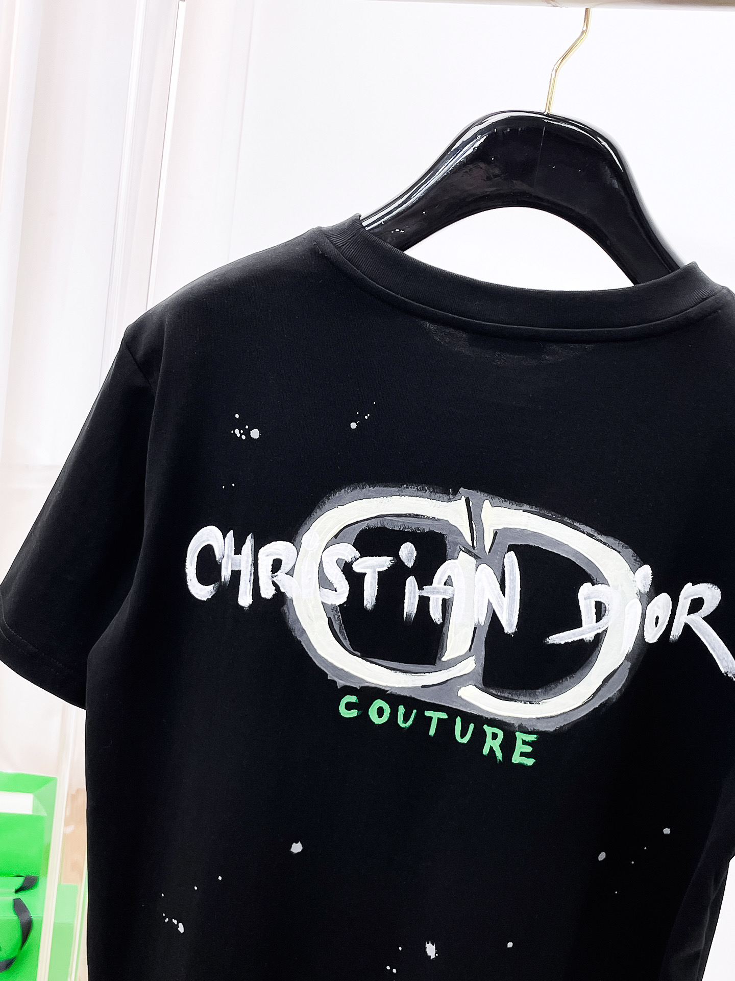    。迪奥家 2025SS新款首发专柜最新款短袖圆领T恤 高端订制 设计前卫时尚！品牌logo重工艺设